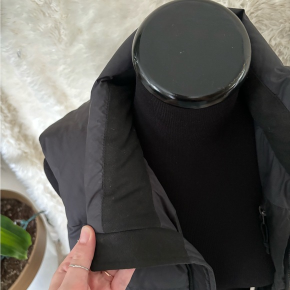 Northface puffer vest - Picture 5 of 11